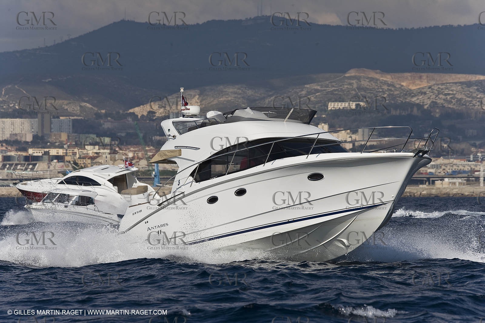 Motor boat running