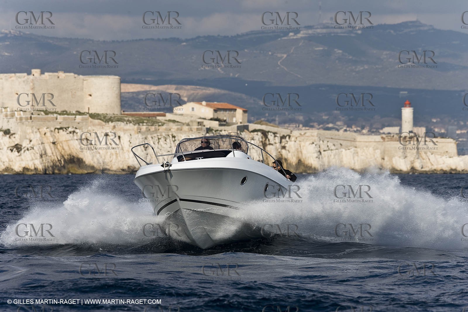 Motor boat running