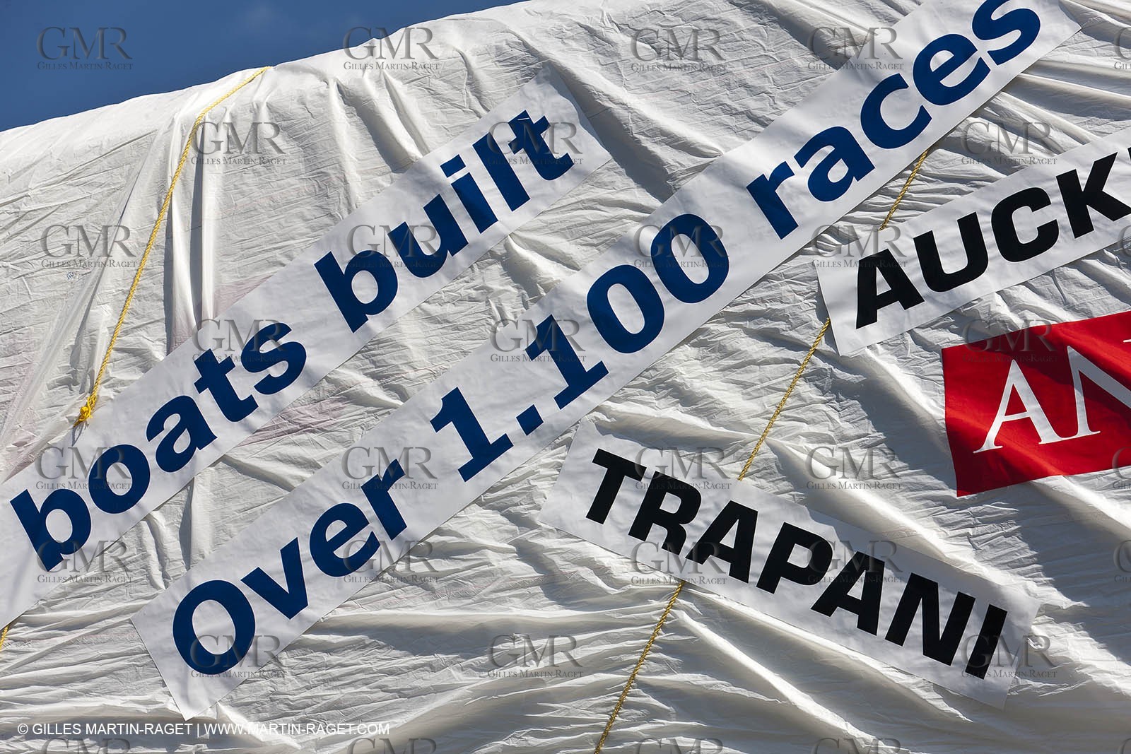 21 11 2010 - Dubai (UAE) - Dubai Louis Vuitton Trophy -  Round 2 - BMW ORACLE Racingg Vs Emirates Team New Zealand