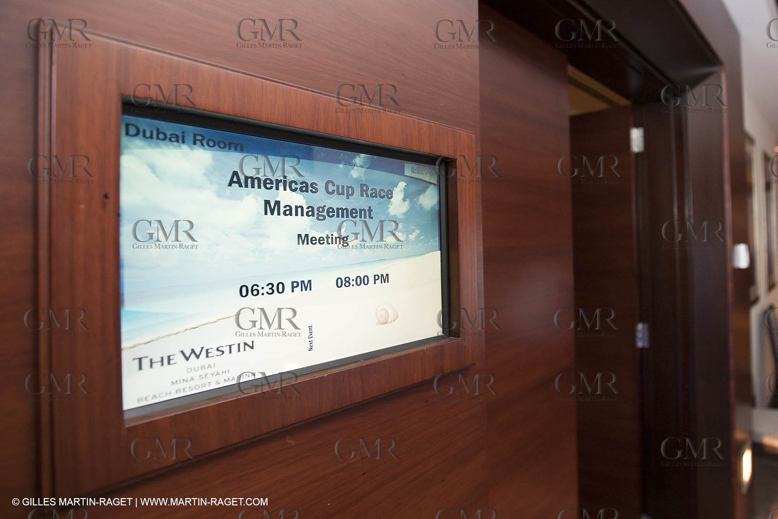 21 11 2010 - Dubai (UAE) - Dubai Louis Vuitton Trophy -  Round 2 - BMW ORACLE Racing