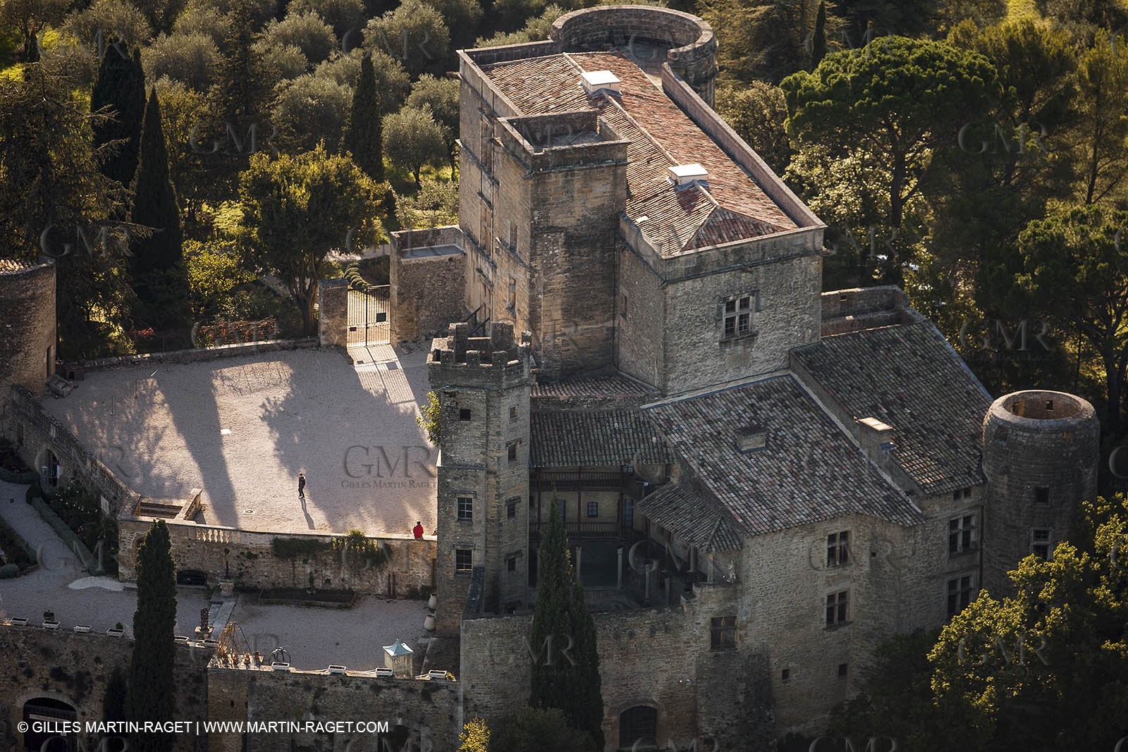 29 10 2012 - Lourmarin (FRA,84) - Luberon  seen from above