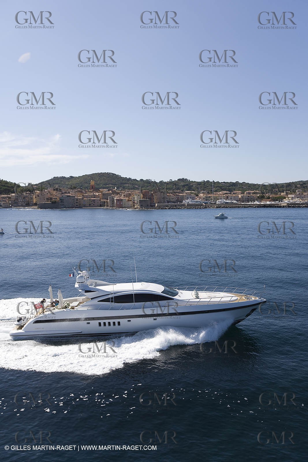 06 09 2007 - Saint Tropez (FRA, 83) - Superyachts - Motoryachts - Mangusta 92 Triple Fun in Saint Tropez - Mooring at Club 55 at Pampelonne Beach