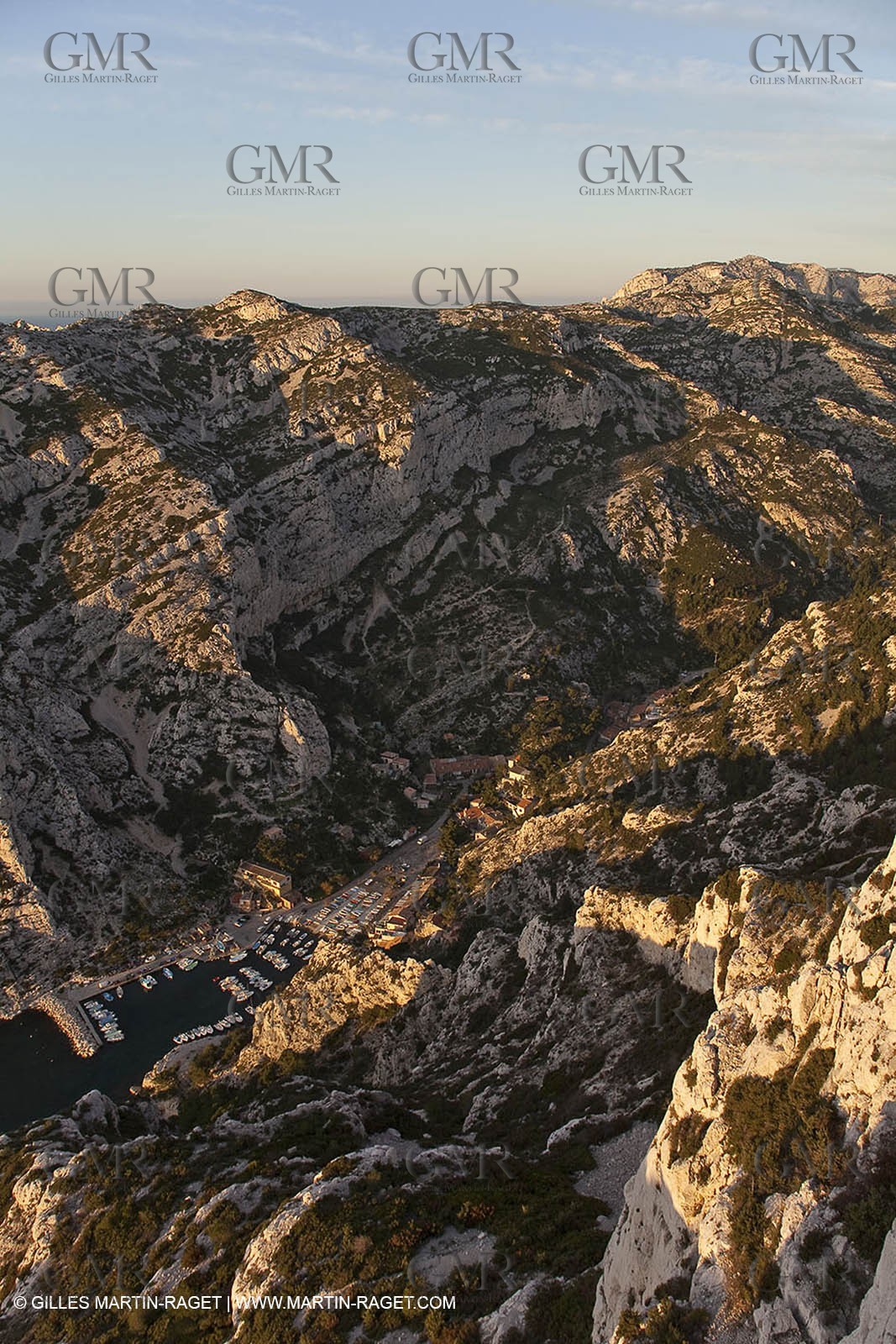 Décember 2009 - Marseille (FRA) - Les Calanques - Morgiou as seen from Sugiton Belvedere