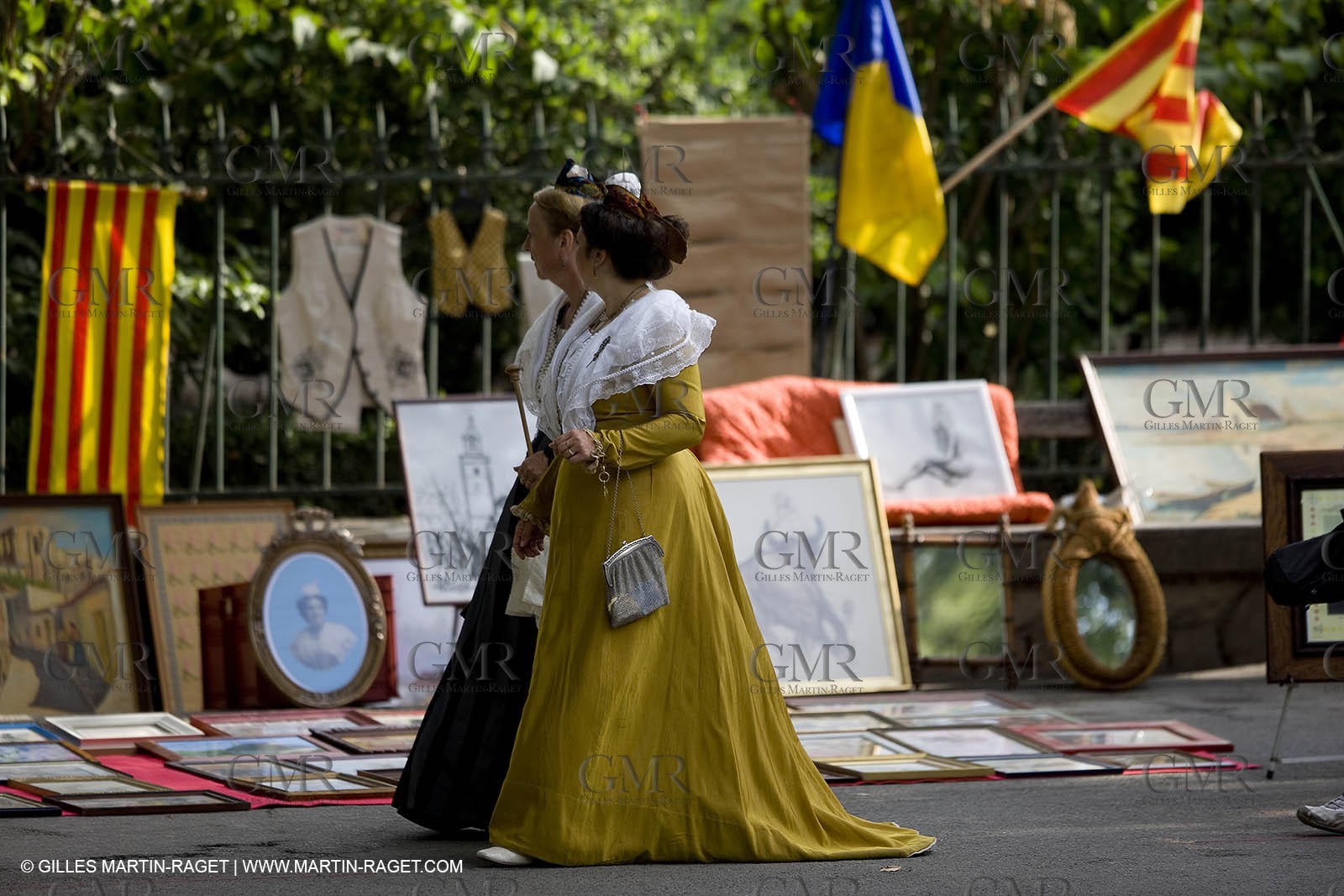 06 07 08 - Arles (FRA, 13) - Traditional costume of Arles fest