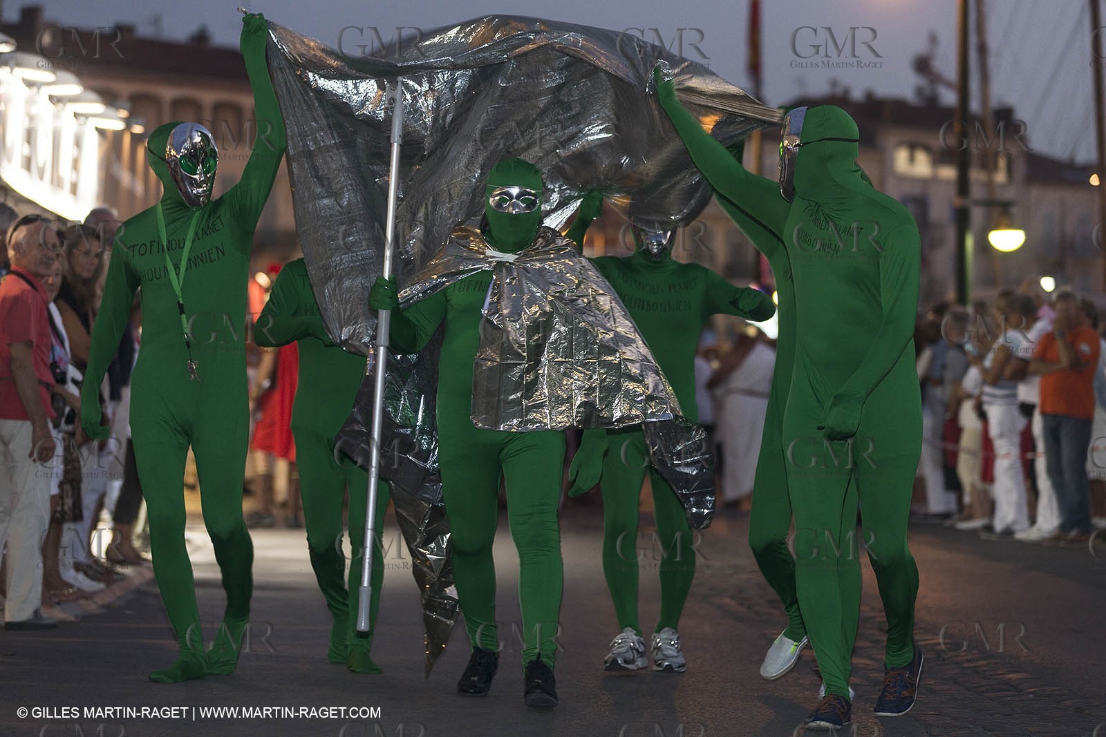 02 10 2014, Saint-Tropez (FRA,83), Voiles de Saint-Tropez 2014, Day 4, défilé des équipages   crew parade