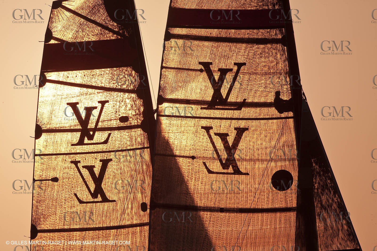 25 11 2010 - Dubai (UAE) - Dubai Louis Vuitton Trophy -  BMW ORACLE Racing - Fleet races