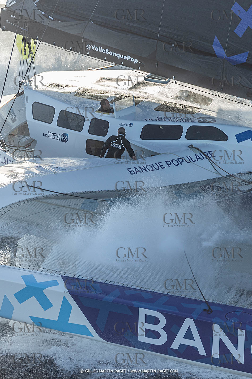 Banque Populaire devant Marseille