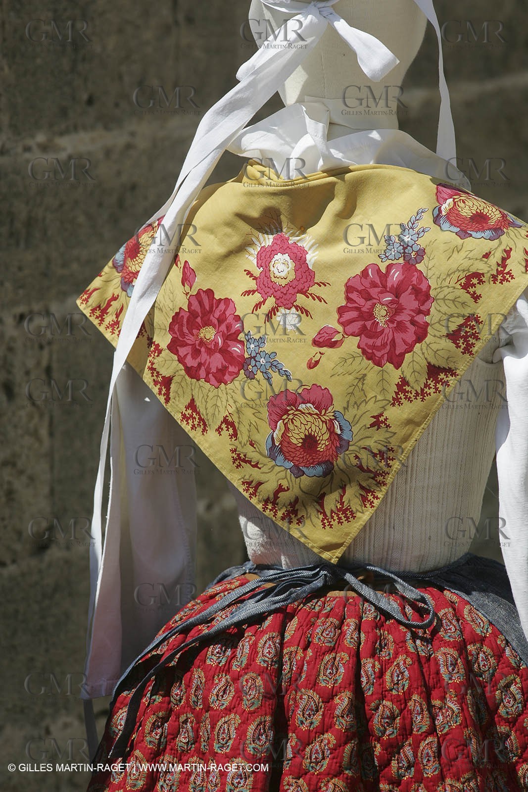 May 2004 - La Tour d'Aigues (FRA, 84) - Old costumes for women of the South exhibition