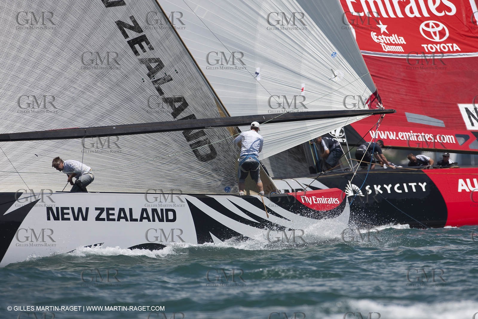 23 01 2009 - Auckland (NZL) -  Louis Vuitton Pacific Series - BMW ORACLE Racing-Tuning up onboard Emirates Team New Zealand yacht