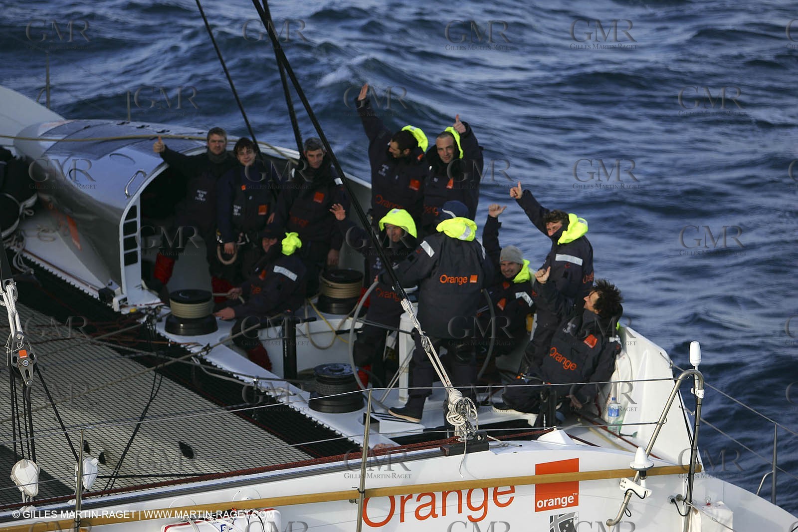 Orange II-2005 Jules Verne Trophy-Start from Ushant-Bruno Peyron and the crew
