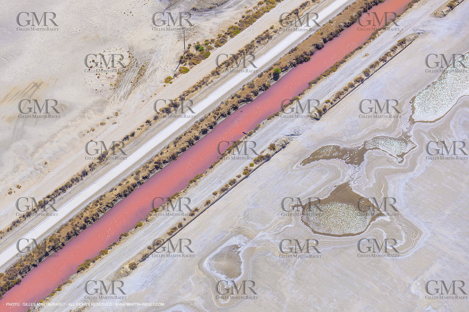 Marais salants à Aigues Mortes