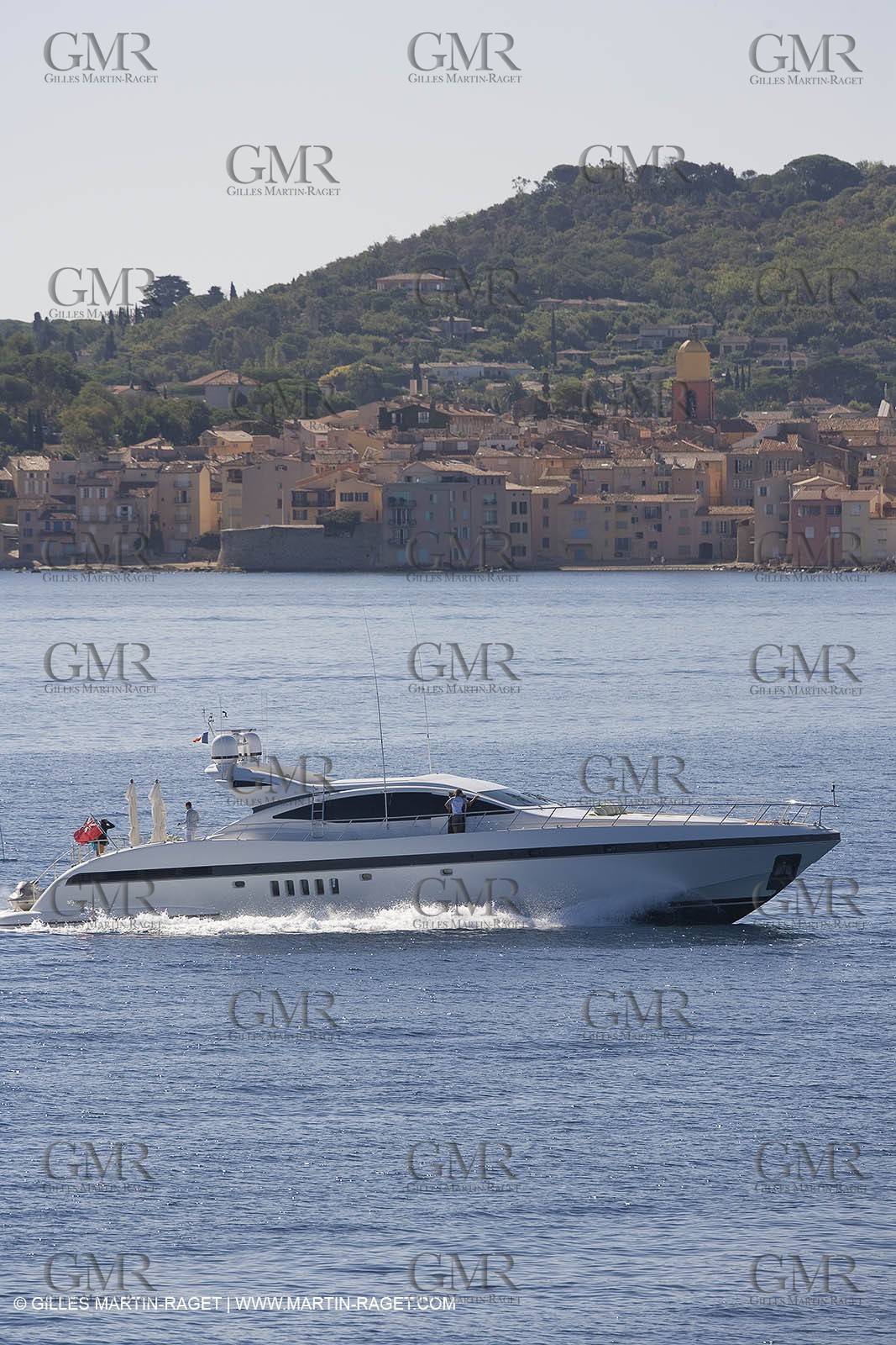 06 09 2007 - Saint Tropez (FRA, 83) - Superyachts - Motoryachts - Mangusta 92 Triple Fun in Saint Tropez - Mooring at Club 55 at Pampelonne Beach