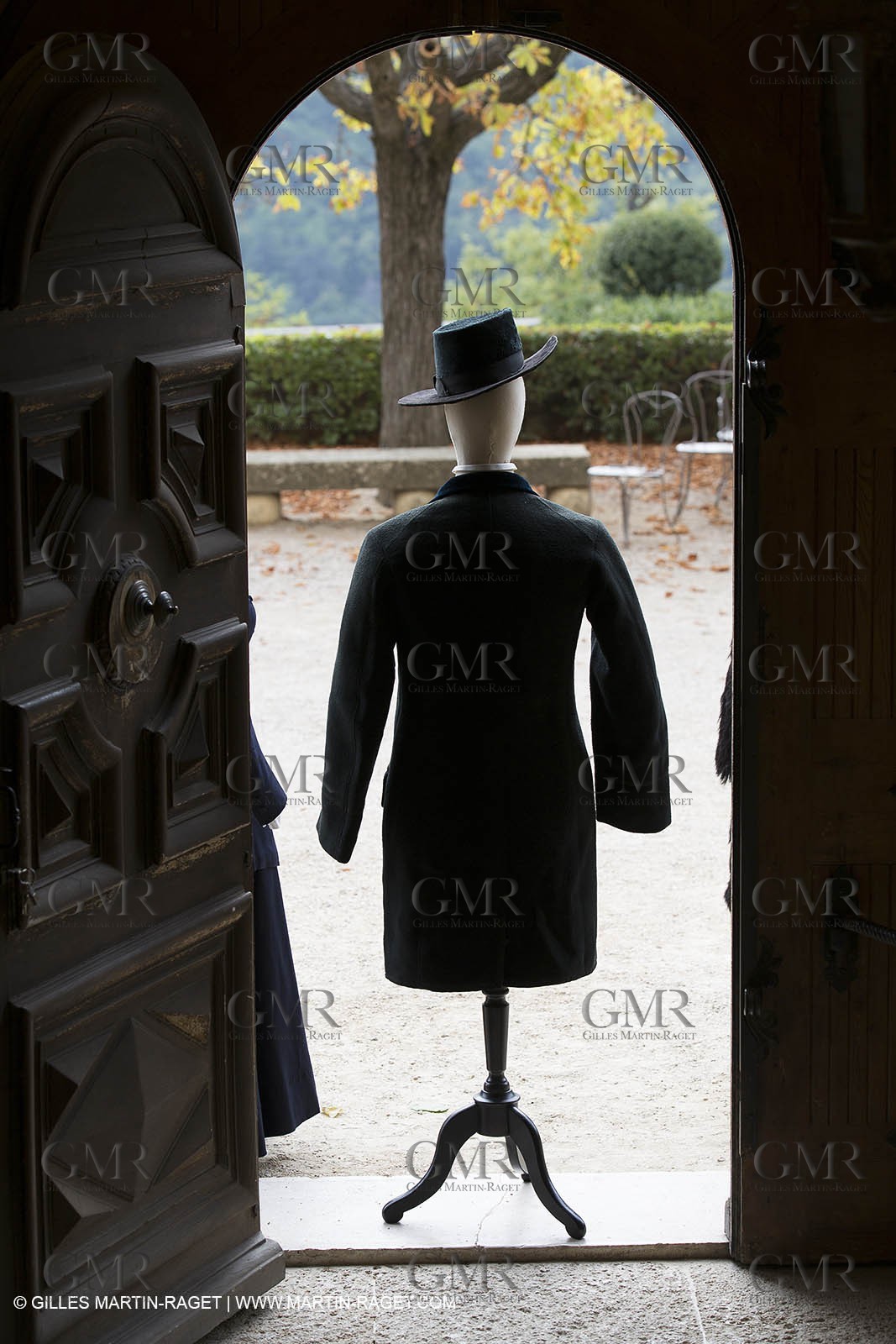 31 10 2013 - Ansouis (FRA,84) - Ansouis castle - Costumes of the exhibit Men costumes