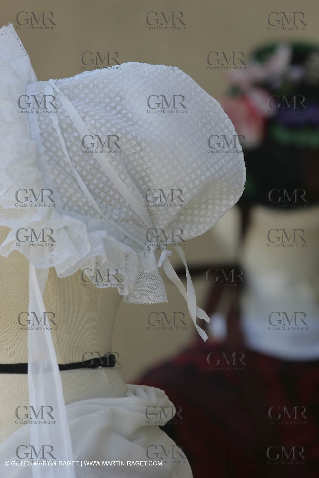 May 2004 - La Tour d'Aigues (FRA, 84) - Old costumes for women of the South exhibition