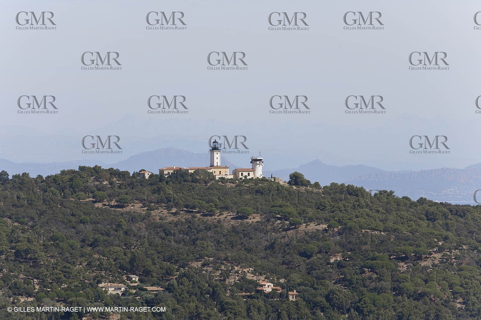 06 09 2007 - Saint Tropez (FRA, 83) - Superyachts - Motoryachts - Mangusta 92 Triple Fun in Saint Tropez - Mooring at Club 55 at Pampelonne Beach