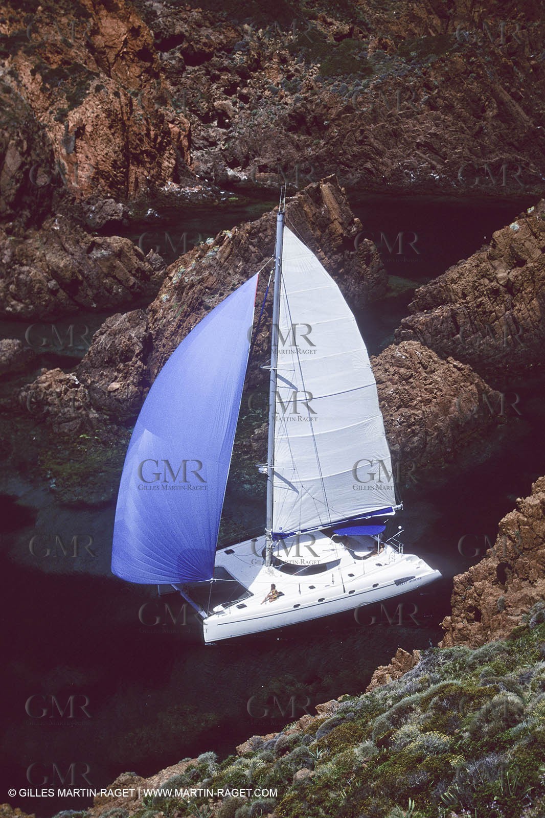 Sailing, cruising, multihulls under sails