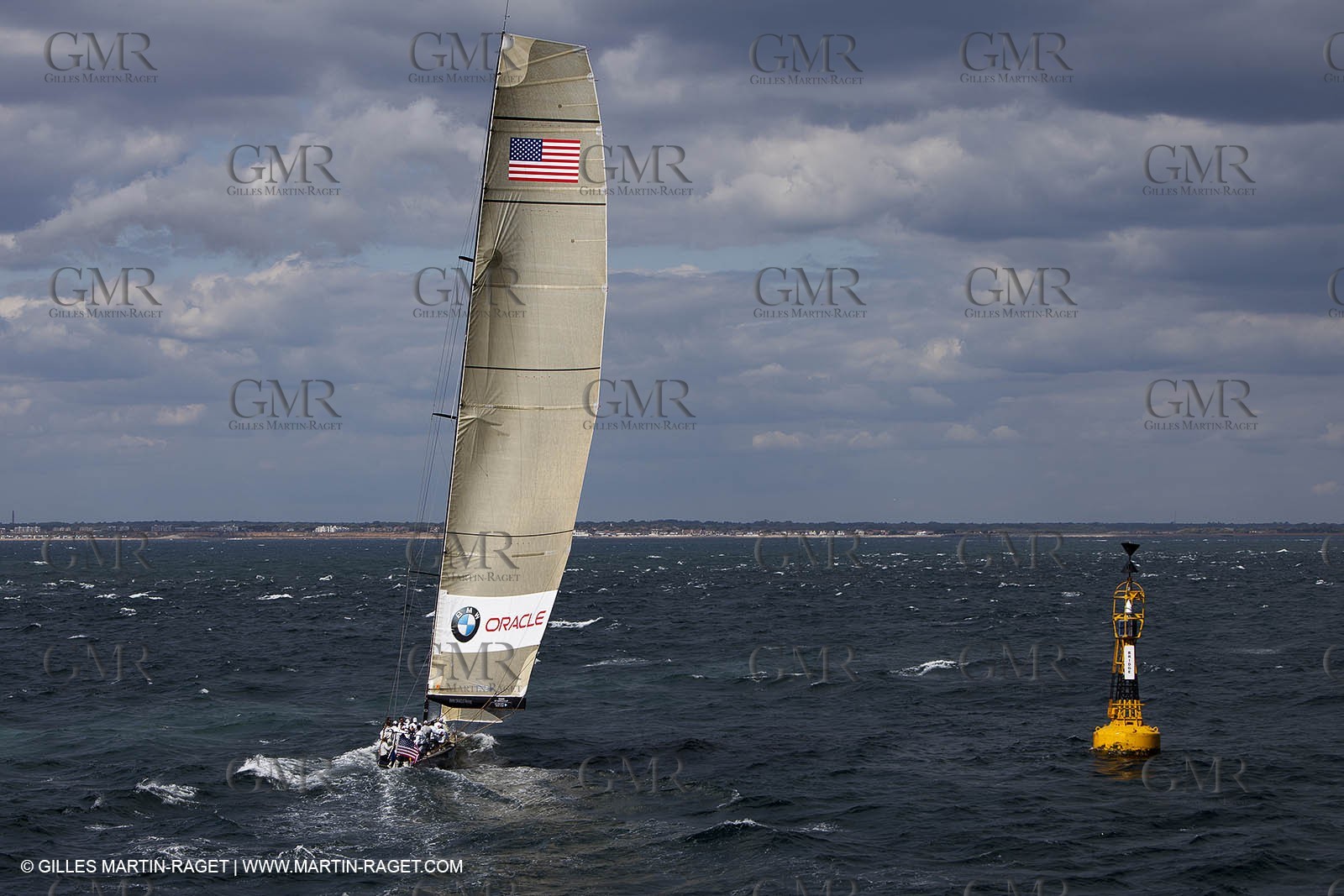 05 08 2010 - Cowes (UK, IOW) - The 1851 Cup -  BMW ORACLE Racing -  - Round The Island Race - Rounding the Needles.