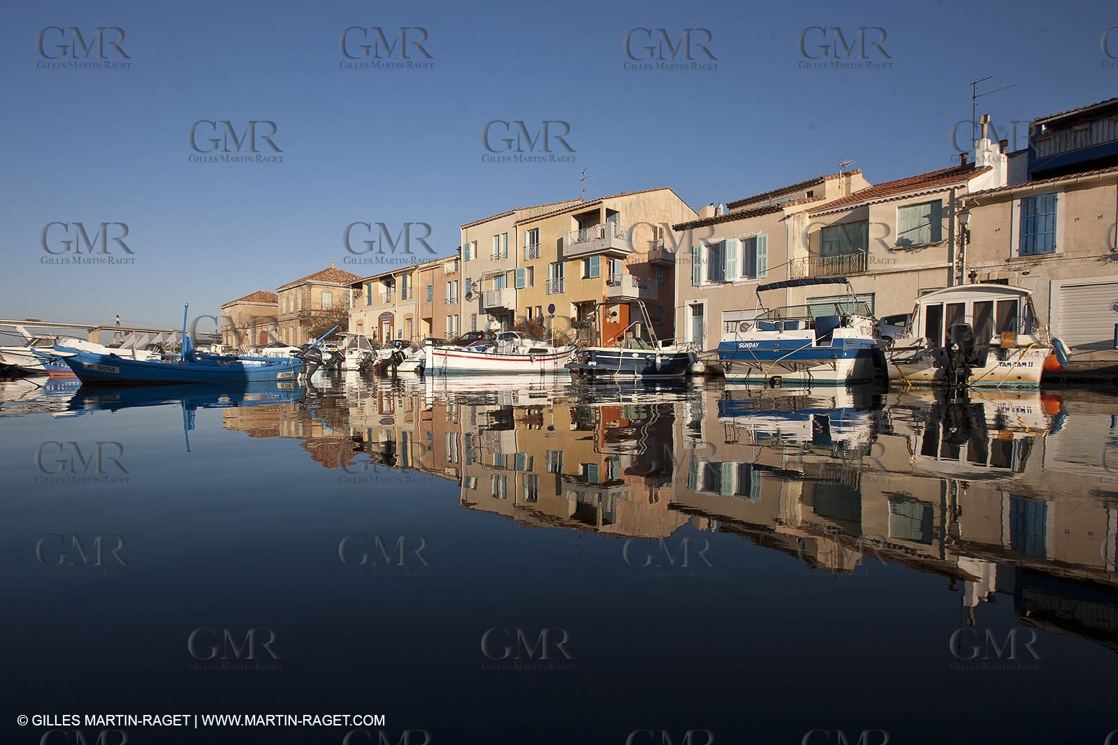 14 03 2012 - Martigues (FRA,13) - neighborhood Le Miroir (the mirror)