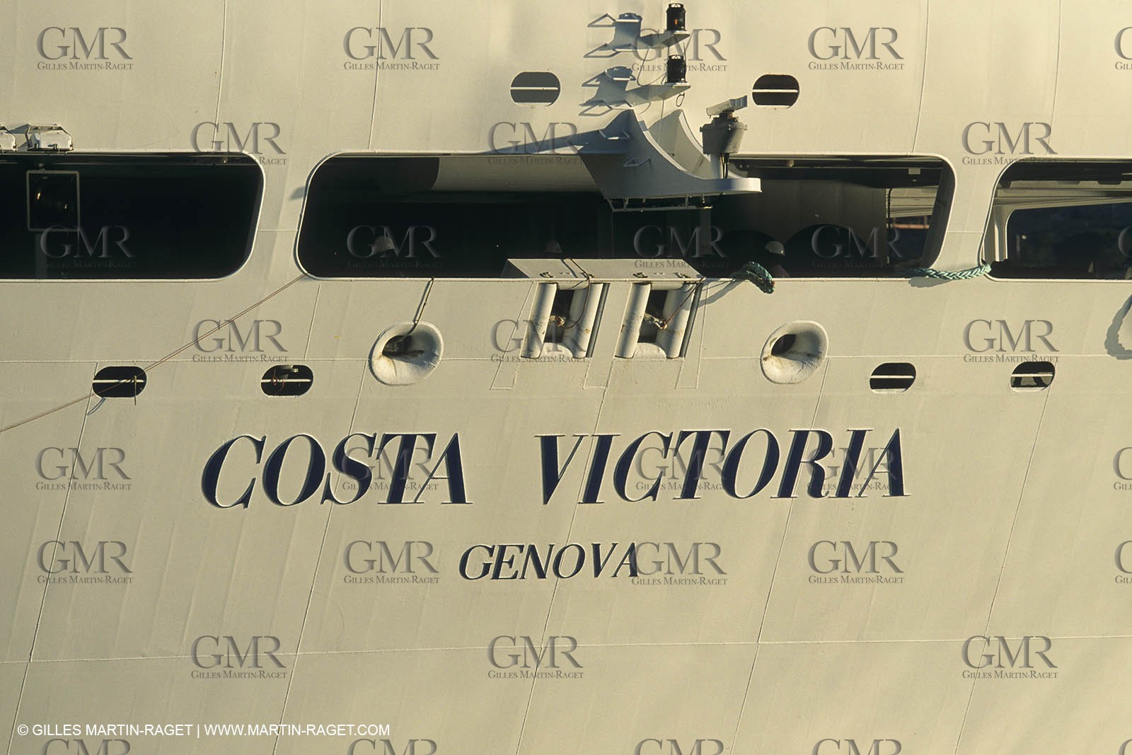 Monde maritime, opérations porturaires, ports, manoeuvres, marine world, harbour operations, maritime shipping,