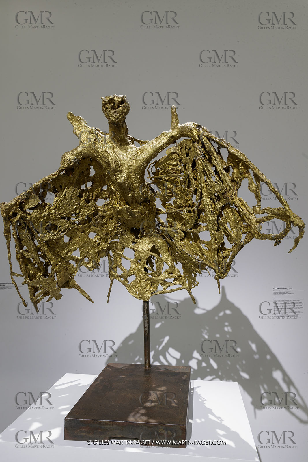 02 05 2023, Paris (FRA), oeuvre de Germaine Richier, Exposition Centre Pompidou 2023,  La Chauve-souris 1946,  Bronze naturel nettoyé, Numéroté 6 6, Fondeur : L. Thinot, Paris, 84 x91 x 58 cm, Musée Fabre Montpellier,  achat de la ville de Montpellier avec la participation du FRAM Languedoc-Roussillon, 1996