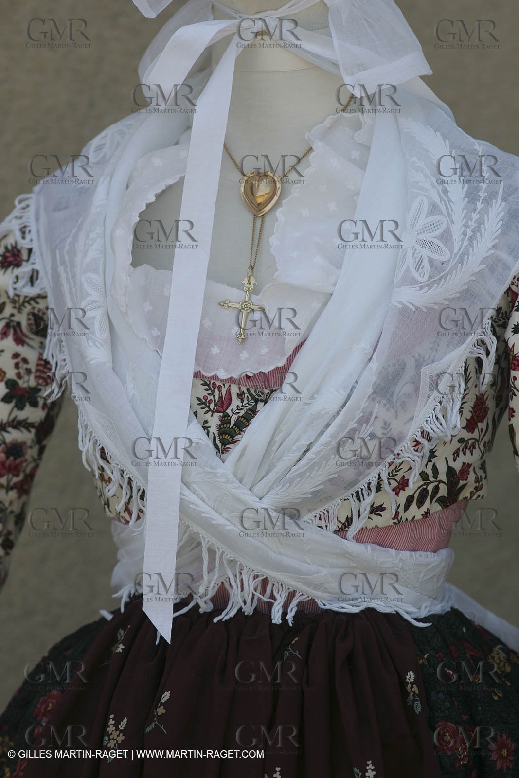 May 2004 - La Tour d'Aigues (FRA, 84) - Old costumes for women of the South exhibition