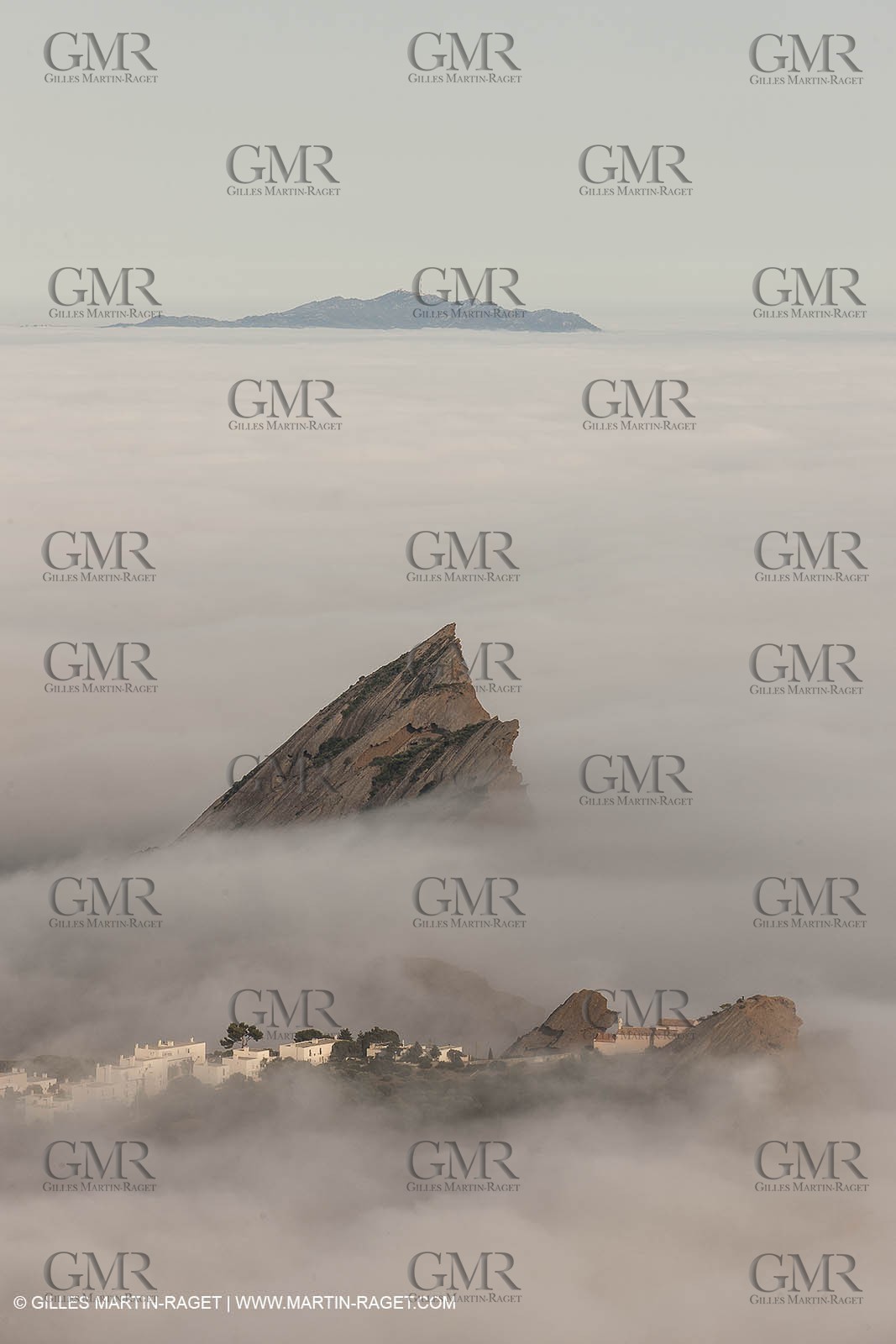 18 07 2012 - La Ciotat (FRA ) - Unusual foggy conditions