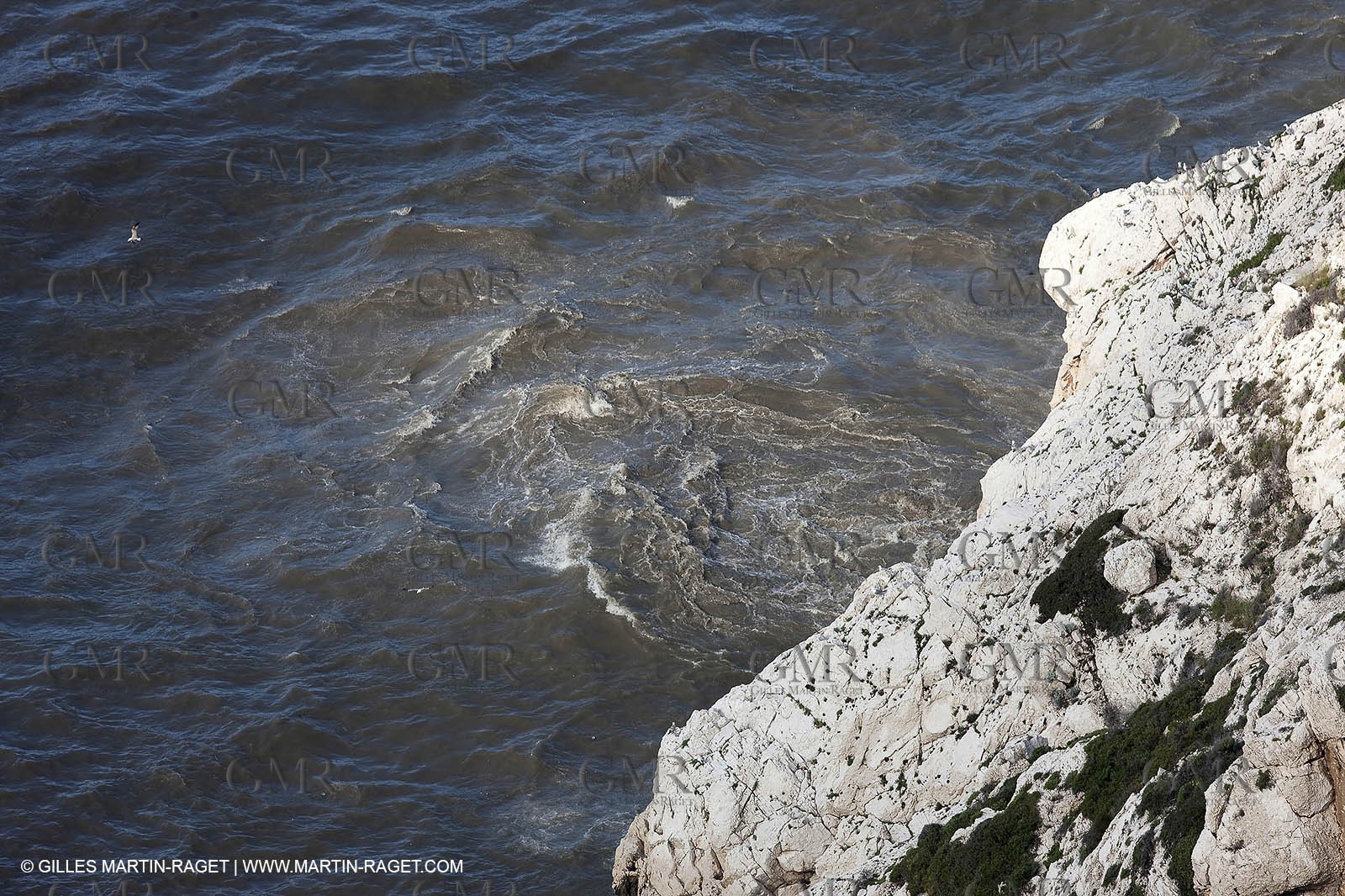 16 04 2009 - Marseille (FRA, 13) - Les Calanques - Cortiou rejections after after stormy weather over Marseilles