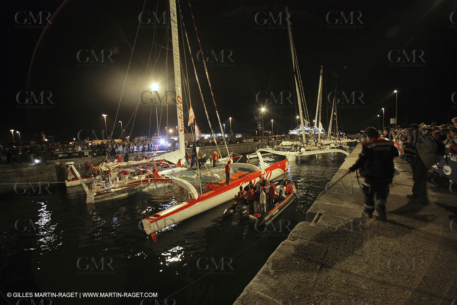 27 10 2006 - Saint Malo (FRA) - Route du Rhum 2006 - Thomas Coville - Sodeb'O - Lock passage