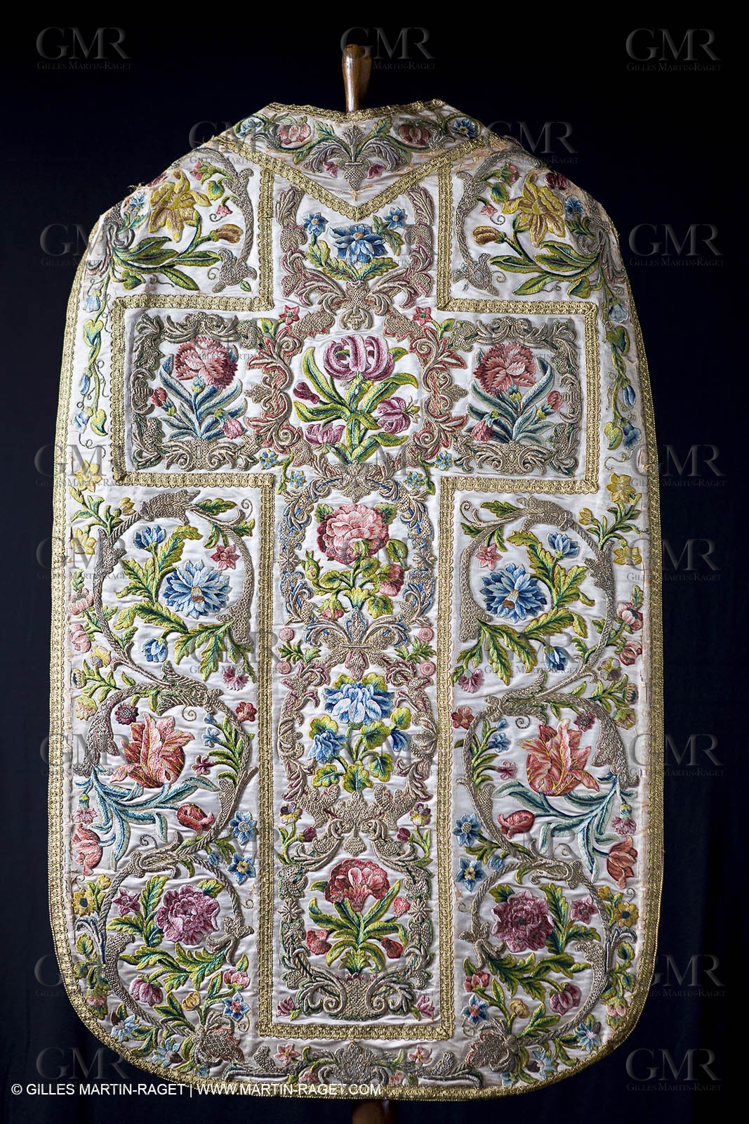 04 02 2013 - Marseille(FRA,13), Notre Dame de la Garde, liturgical clothing