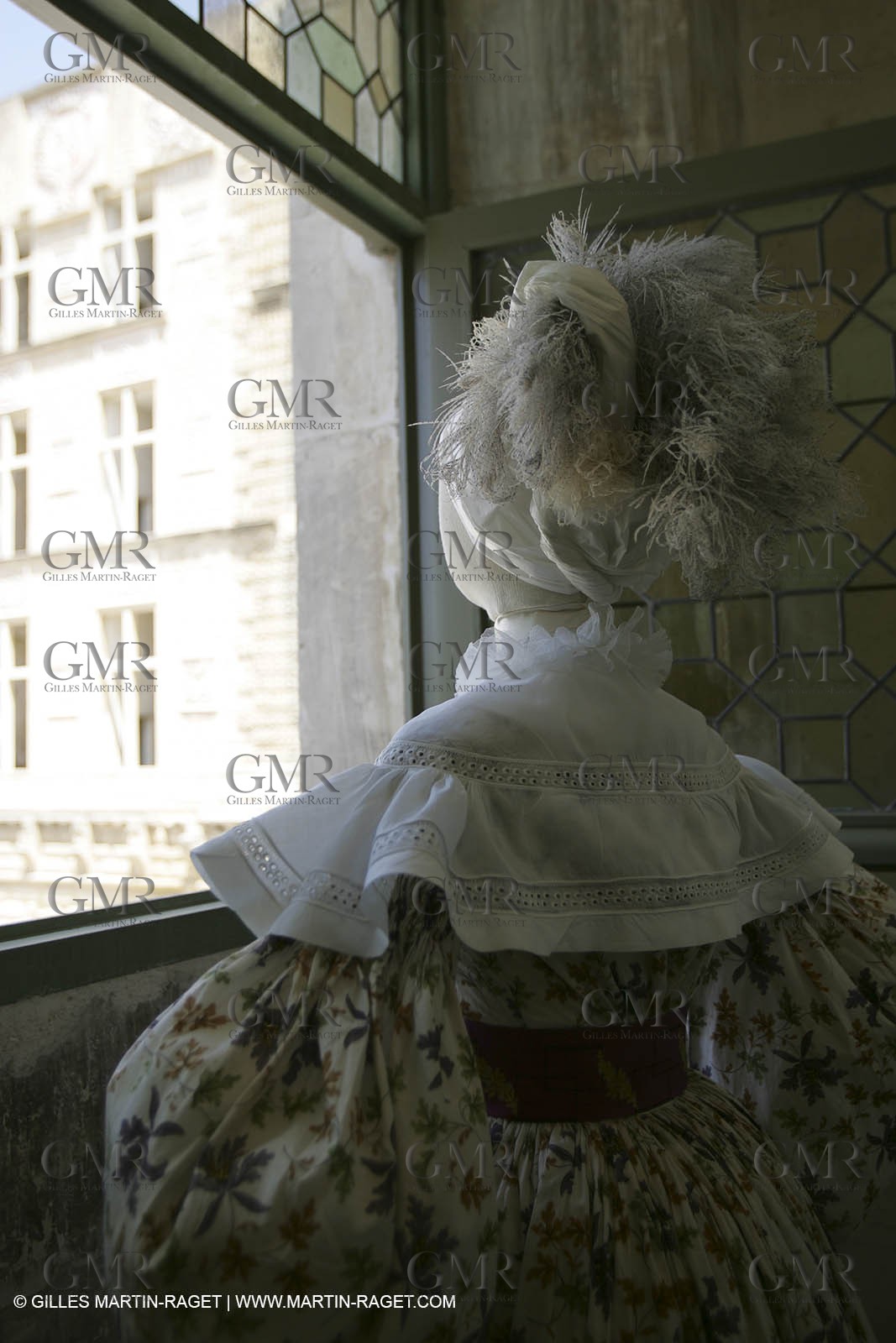 May 2004 - La Tour d'Aigues (FRA, 84) - Old costumes for women of the South exhibition
