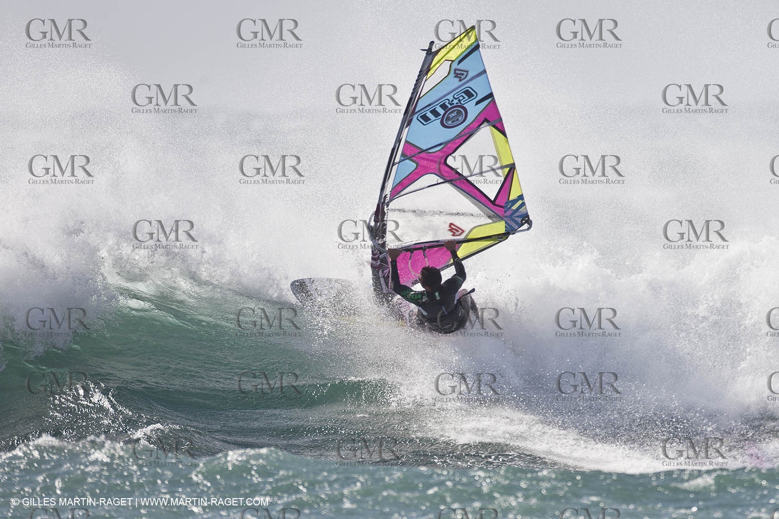 25 10 2010 - Marseille (FRA,13) - Gale Force 9 on the sailboard spot