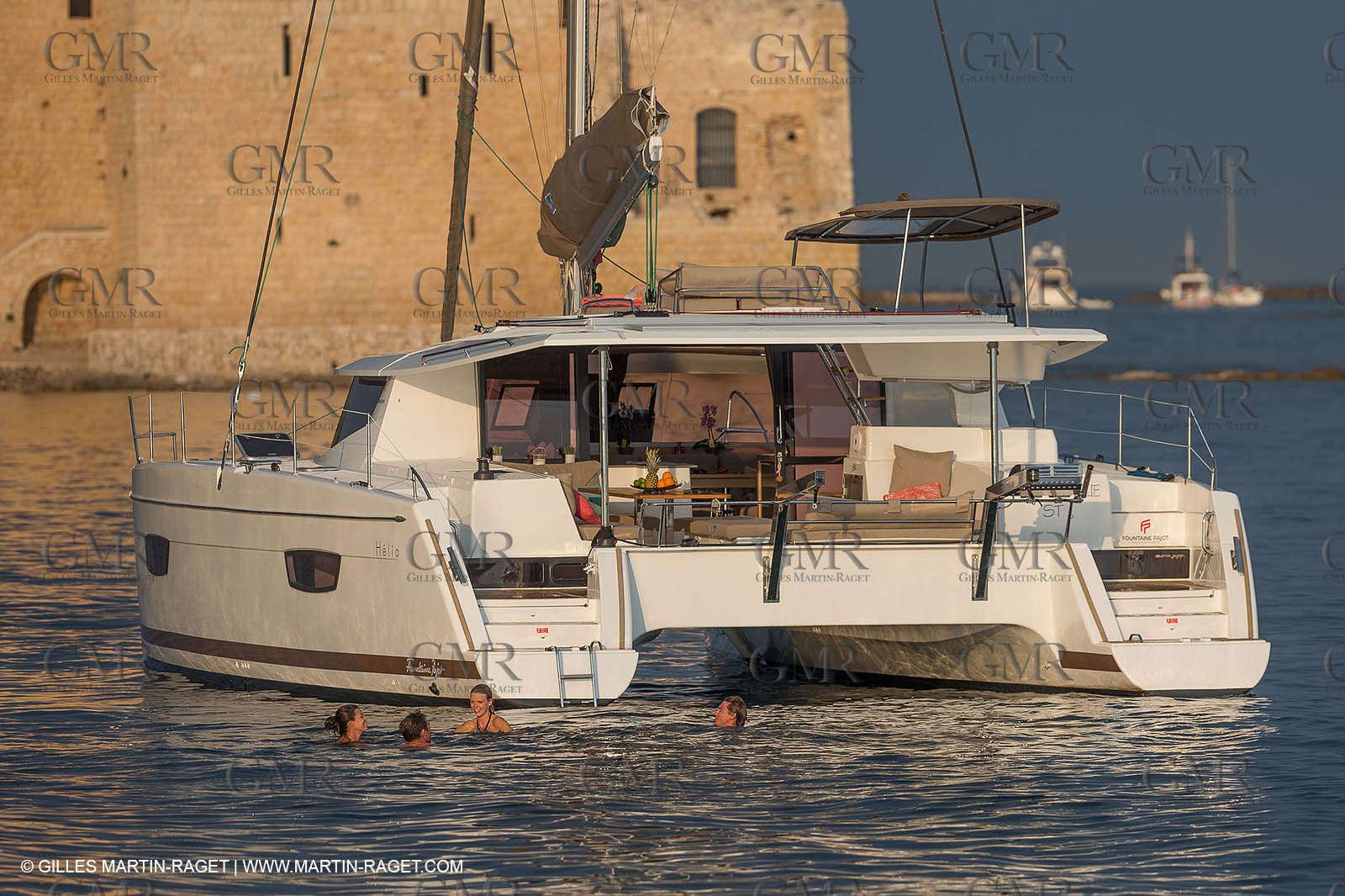 12 09 2016, Cannes (FRA,06), Chantier Fountaine-Pajot, Helia 44