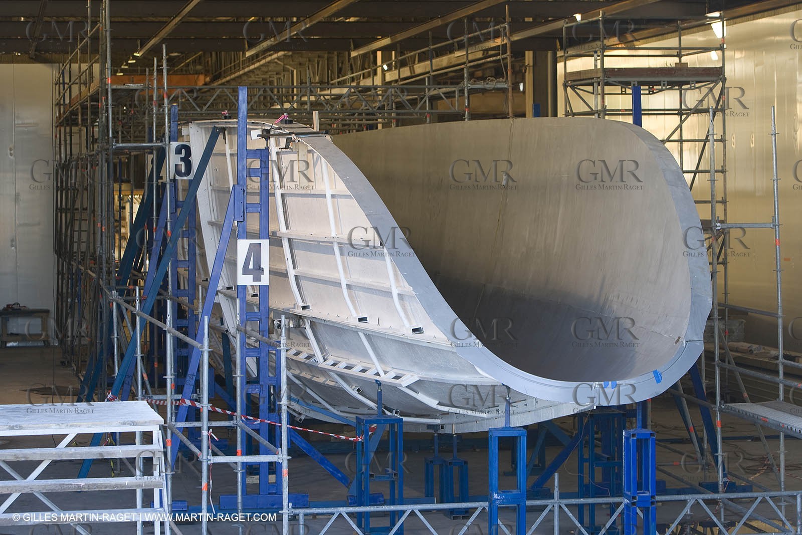 22 01 2008 - La Ciotat (FRA, 13) - Construction of cruising catamaran Nahema at H2X boatyard - Mould construction