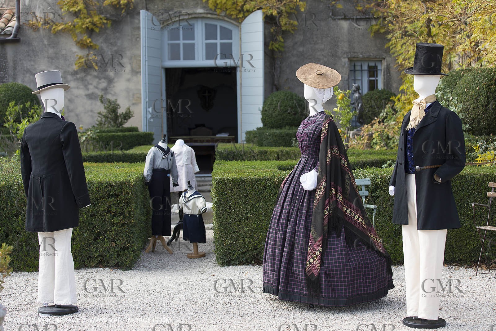 31 10 2013 - Ansouis (FRA,84) - Chateau d'Ansouis - Costumes de l'exposition Habits d'hommes