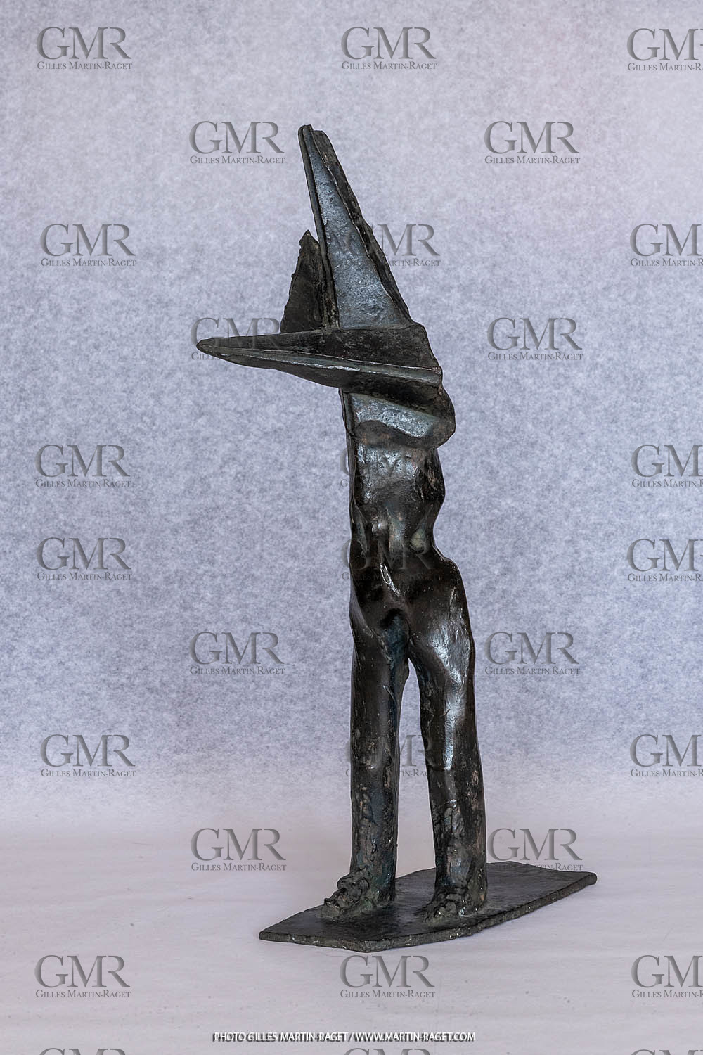 05 08 2019, Marseille (FRA), Oeuvre de Germaine Richier, Guerrier n° 2 1953, Bronze patiné foncé, Fondeur : L.Thinot, Paris, 39 x 9 x 20 cm, Collection particulière