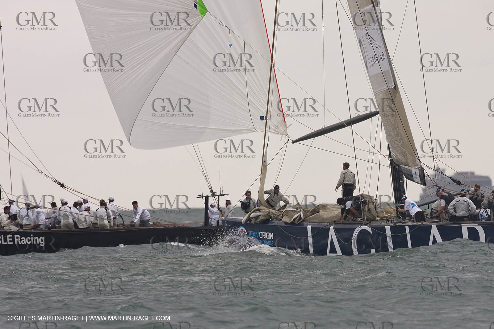 06 08 2010 - Cowes (UK, IOW) - The 1851 Cup -  BMW ORACLE Racing - Day 4.