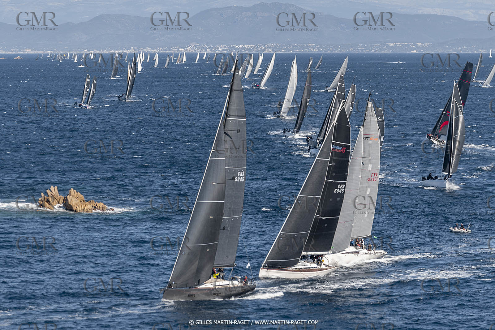 28 09 2022? Saint-Tropez,(FRA,83), Les Voiles de Saint-Tropez 2022 Régate N° 2 poup les modernes, navigation libre pour les grandes goélettes