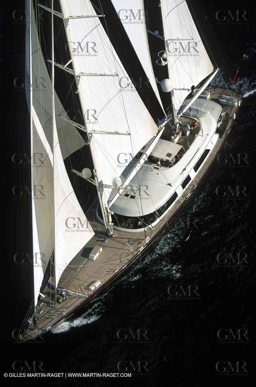 Perrini Navi - Sailing Yacht