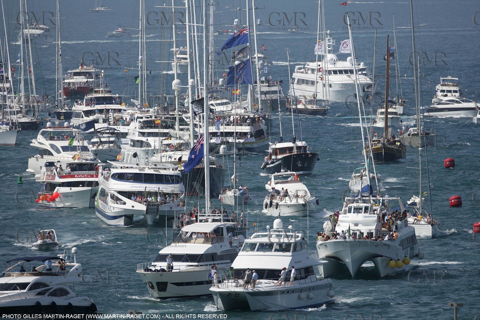 2' 06 2007-Valencia (Spain)- 32nd America's Cup - Final Match - Day 2