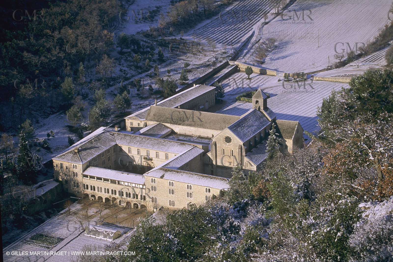 France, Provence, Neige en hiver   Snow in Provence