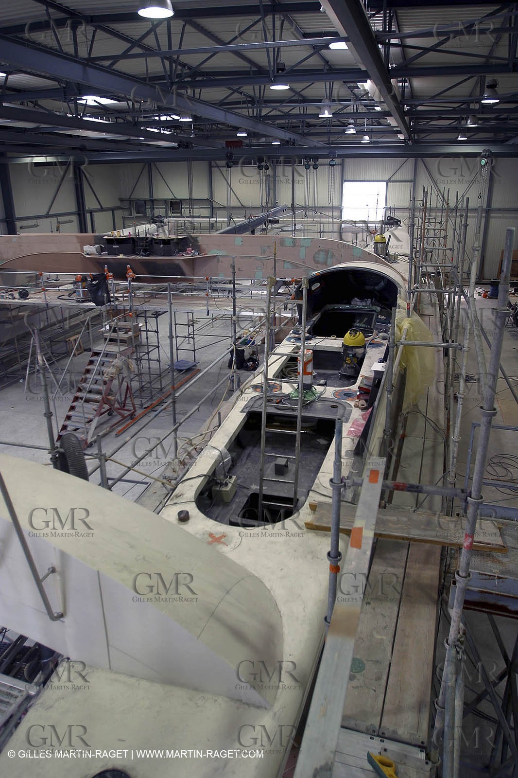 Vannes - Multiplast Boatyard - Orange II construction