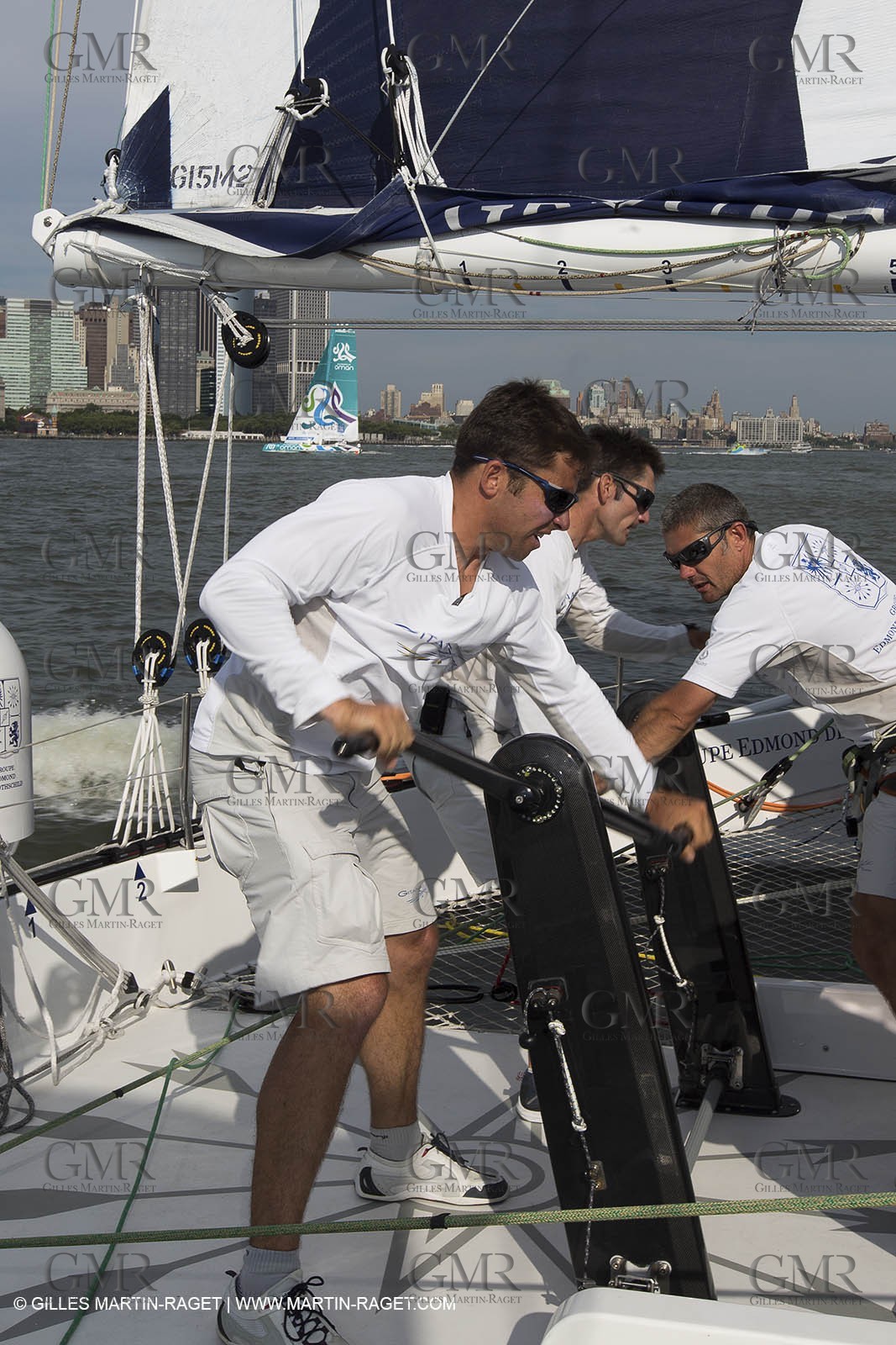 05 07 2012 - New York (USA) - Ocean Krys Race - Speed runs in fornt of NY city
