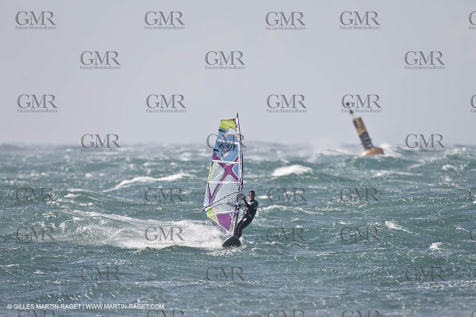 25 10 2010 - Marseille (FRA,13) - Gale Force 9 on the sailboard spot