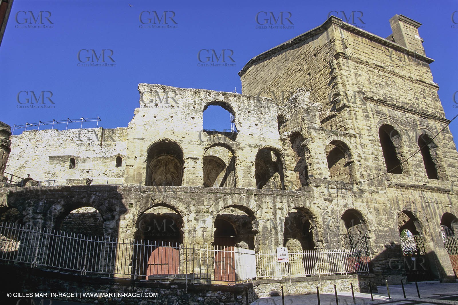 Landscapes and villages of Luberon national Park (FRA,04)