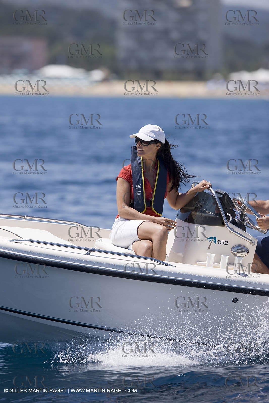 Motor boat running