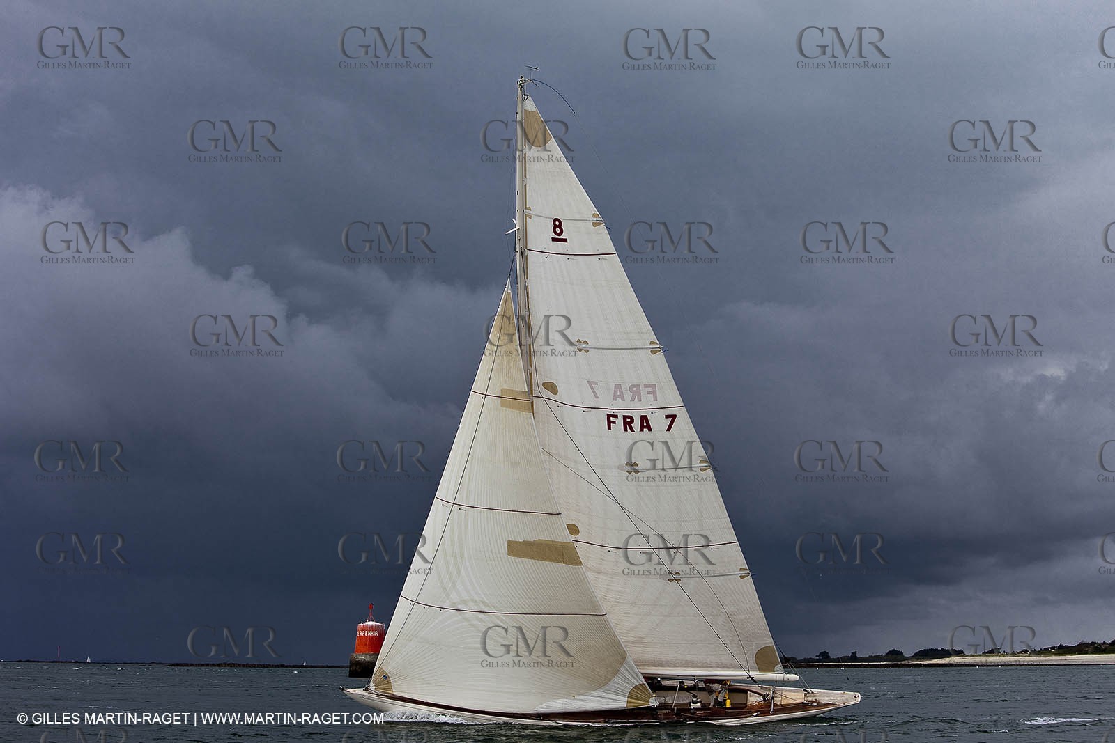 01-05-10 - Le Bono (FRA,56) - Regate Classique - 8m J