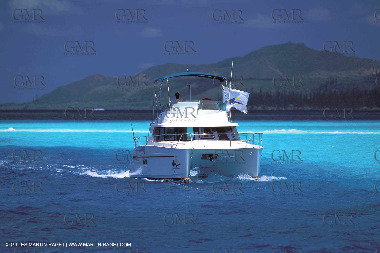 Motor boat running