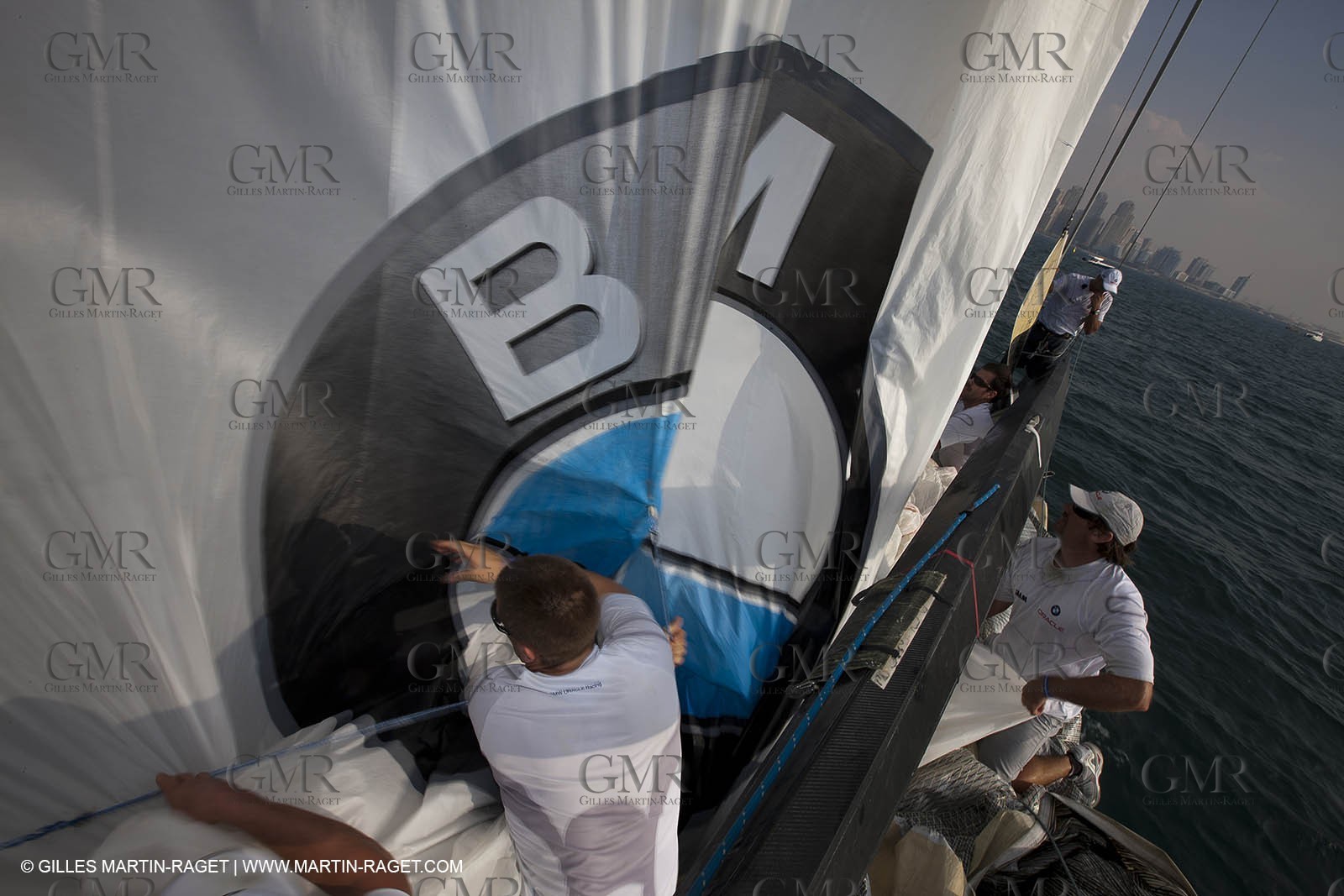 14 11 2010 - Dubai (UAE) - Dubai Louis Vuitton Trophy -  BMW ORACLE Racing - Training - Onboard Vs All 4 one