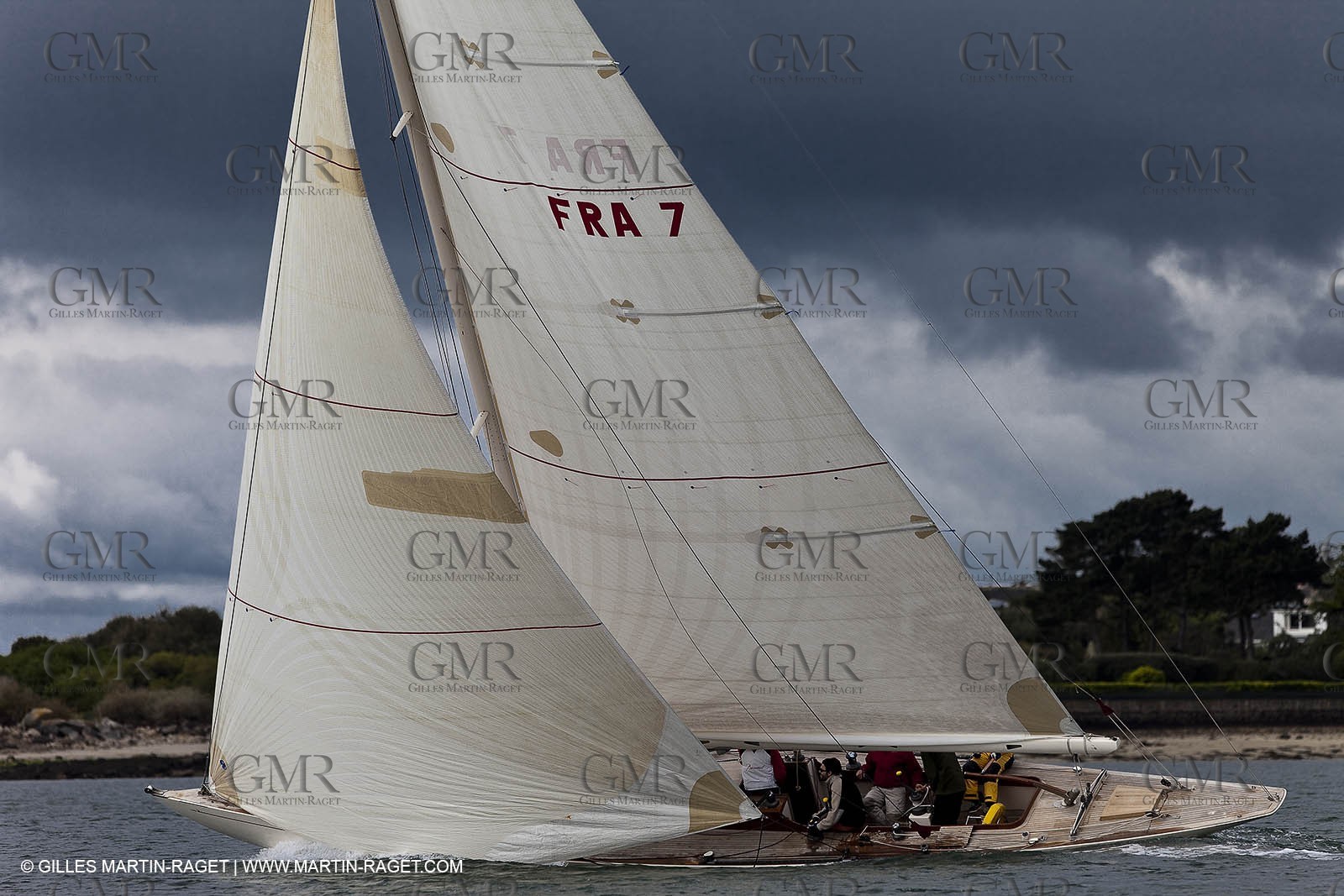 01-05-10 - Le Bono (FRA,56) - Regate Classique - 8m J