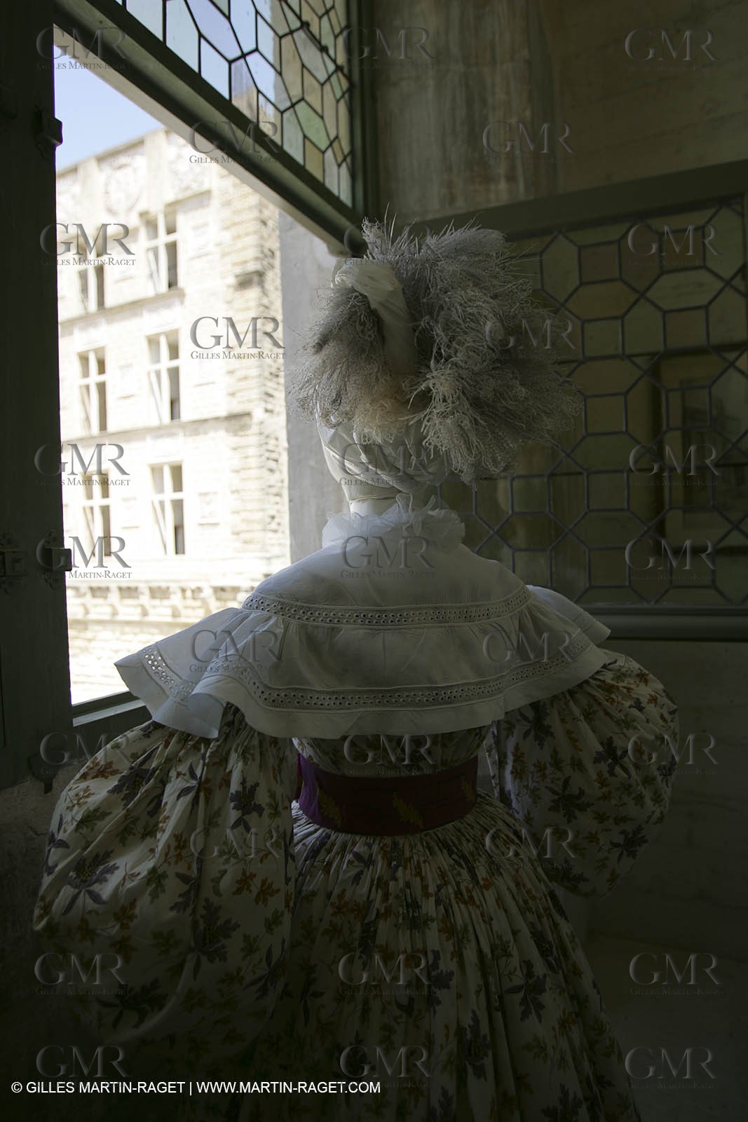 May 2004 - La Tour d'Aigues (FRA, 84) - Old costumes for women of the South exhibition